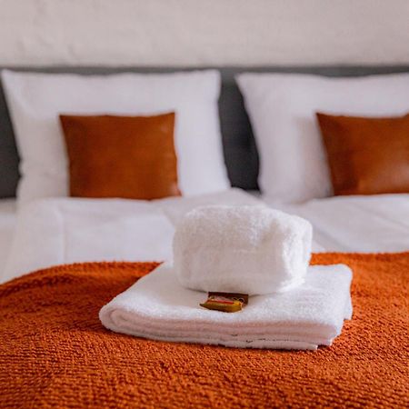 Highlight Am Stadtplatz Muehldorf - C4S Come4Stay - 2 Zimmer Wohnung I Bis Zu 5 Gaeste Dış mekan fotoğraf