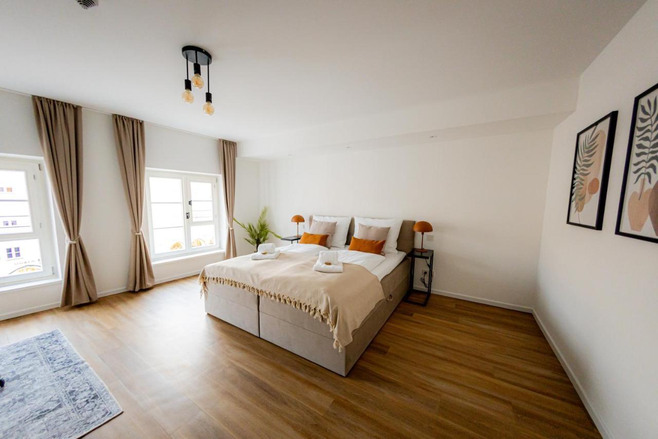 Highlight Am Stadtplatz Muehldorf - C4S Come4Stay - 2 Zimmer Wohnung I Bis Zu 5 Gaeste Dış mekan fotoğraf