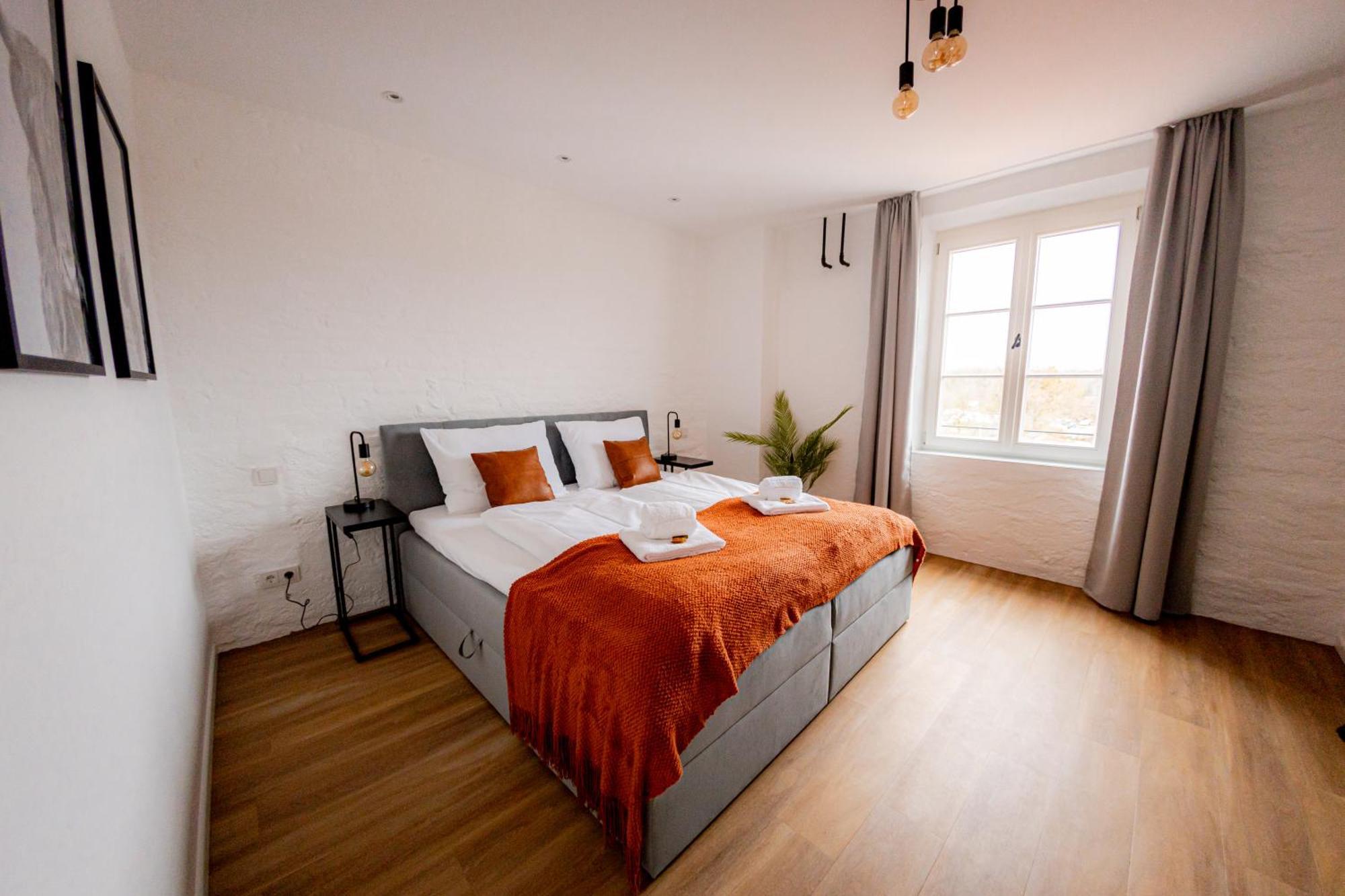 Highlight Am Stadtplatz Muehldorf - C4S Come4Stay - 2 Zimmer Wohnung I Bis Zu 5 Gaeste Dış mekan fotoğraf