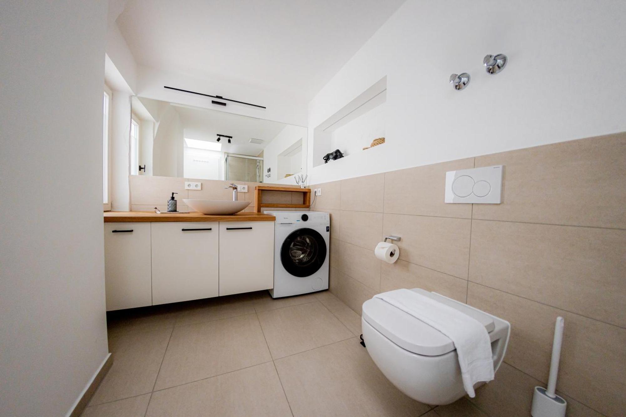 Highlight Am Stadtplatz Muehldorf - C4S Come4Stay - 2 Zimmer Wohnung I Bis Zu 5 Gaeste Oda fotoğraf